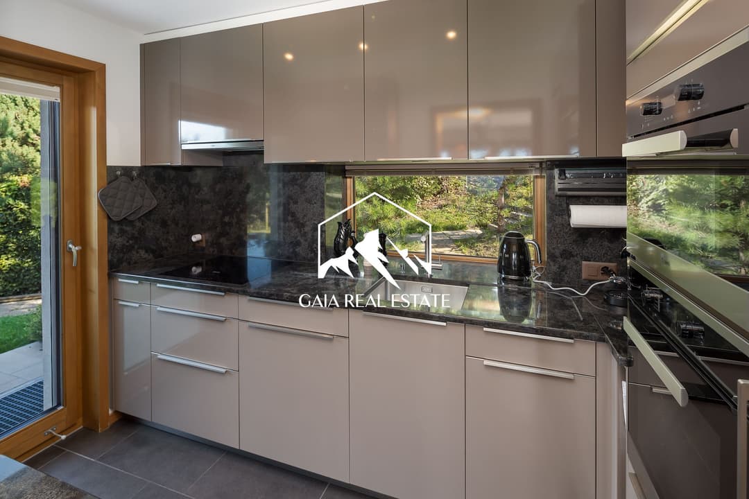1898 – Appartement – 145 m²