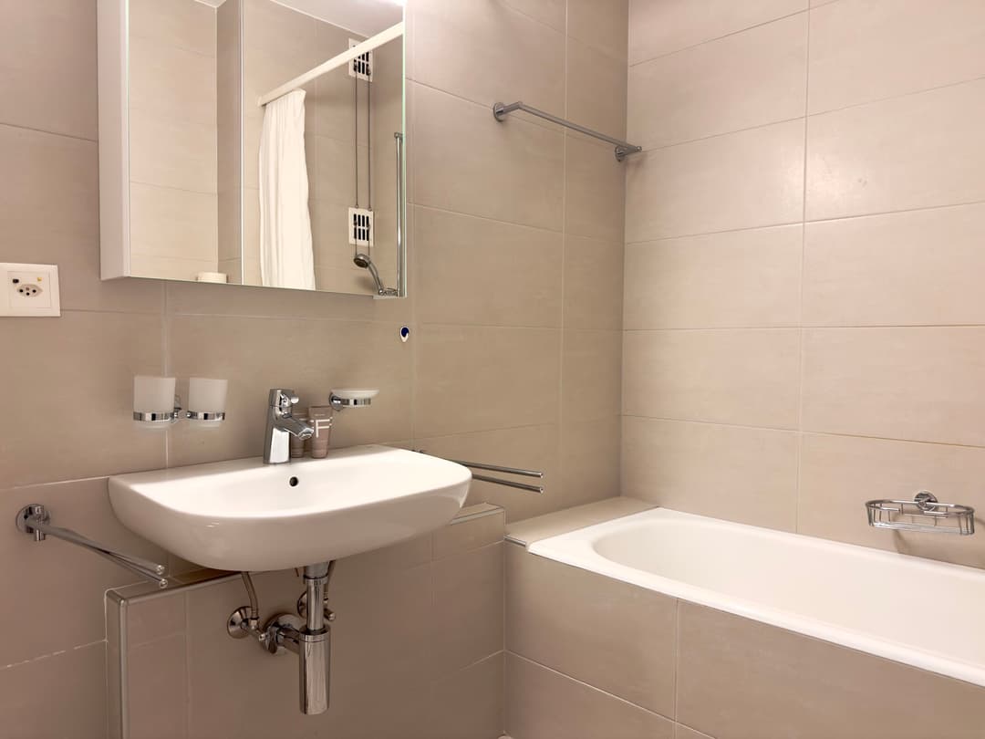 1902 – Appartement 5 pièces – 2450CHF